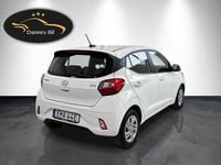 Begagnad Hyundai i10 Essential 67 HK (49 kW) 2022 Vit Halvkombi