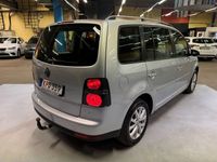 begagnad VW Touran 1.4 TGI Ny Besktat Navi Auto park 5600mil
