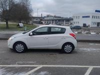 Begagnad Hyundai i20 Premium 78 HK (57 kW) 2012 Vit Halvkombi