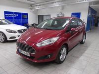 Begagnad Ford Fiesta Titanium 101 HK (74 kW) 2014 Röd (hot magenta met) Halvkombi