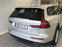 begagnad Volvo V60 CC B4 AWD B4 AWD D Adv NaviP Edt 2022 Silver