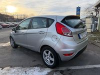 Begagnad Ford Fiesta Trend 80 HK (58 kW) 2014 Silver Halvkombi