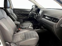 Begagnad Mitsubishi Outlander P-HEV Comfort Edition 2019 Vit SUV