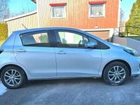 Begagnad Toyota Yaris Hybrid 101 HK (74 kW) 2012