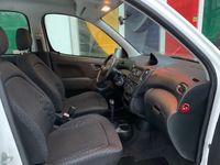 begagnad Toyota Yaris Verso 1.3 VVT-i ECT-i- Automat - Räntefritt