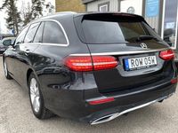 begagnad Mercedes E220 E220 Benzd 4Matic AMG Paket NYÅRSFYND Värmare Drag 2022, Kombi