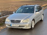 Begagnad Mercedes C320 Avantgarde 218 HK (160 kW) 2001 Silver Kombi