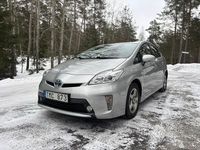 Begagnad Toyota Prius 136 HK (100 kW) 2012 Silver Halvkombi