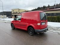 Begagnad VW Caddy 109 HK (80 kW) 2010 Röd Minibuss