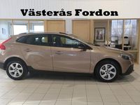 Begagnad Volvo V40 CC Momentum 190 HK (139 kW) 2016 Brun Kombi