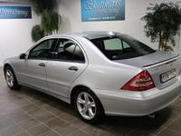 Begagnad Mercedes C200 Classic 163 HK (119 kW) 2006 Silver Sedan