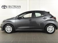 Begagnad Toyota Yaris Hybrid Active 116 HK (85 kW) 2024 Mörkgrå (grå metallic) Halvkombi
