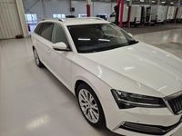Begagnad Skoda Superb Style 156 HK (114 kW) 2021 Vit Kombi