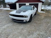 Begagnad Dodge Challenger 381 HK (280 kW) 2015 Vit Sportkupé
