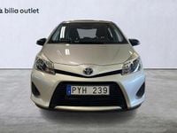 Begagnad Toyota Yaris 2013 Silver Halvkombi