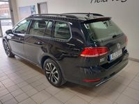 begagnad VW Golf VII Sportscombi Masters TSI 110HK // DRAG // VÄRMARE