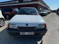 Begagnad Opel Kadett 75 HK (55 kW) 1990 Vit Halvkombi