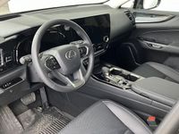 begagnad Lexus NX350h AWD Executive Teknikpaket Nav HUD Drag Backkamera 2023, SUV