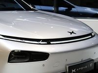 Begagnad XPENG P7 352 kW (479 HK) 2024 Silver Sedan