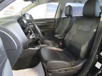 Begagnad Mitsubishi Outlander 150 HK (110 kW) 2017 Svart SUV