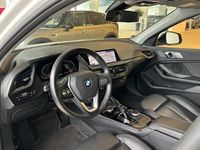 begagnad BMW 118 i Luxury Line Automat Läder Navigation Bsi