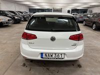 Begagnad VW Golf VII 110 HK (80 kW) 2015 Vit Halvkombi