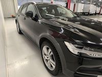 Begagnad Volvo V90 CC Momentum 190 HK (139 kW) 2019 Svart Kombi