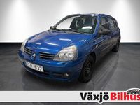 Begagnad Renault Clio II 75 HK (55 kW) 2007 Blå Halvkombi