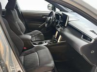 Begagnad Toyota Corolla Cross 152 HK (111 kW) 2023 Grå SUV