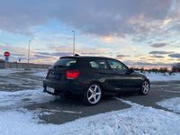 Begagnad BMW 118 143 HK (105 kW) 2013 Jet black Halvkombi