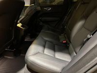 Begagnad Volvo XC60 Momentum 197 HK (144 kW) 2022 Pinegrå metallic SUV