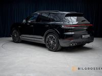 Begagnad Porsche Cayenne S E-Hybrid 520 HK (382 kW) 2024 Svart SUV