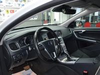 begagnad Volvo V60 CC D3 Geartronic, Momentum