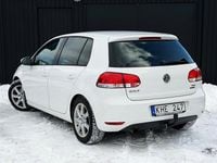 Begagnad VW Golf VI 105 HK (77 kW) 2010 Vit Halvkombi