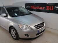 Begagnad Kia Ceed 116 HK (85 kW) 2007 Silver Halvkombi