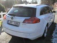 Begagnad Opel Insignia Cosmo 161 HK (118 kW) 2010 Vit Kombi