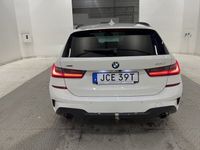 begagnad BMW 330 i xDrive M Sport Drag Skinn Navi Panorama 2021, Kombi