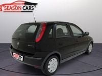 Begagnad Opel Corsa 80 HK (58 kW) 2005 Svart Halvkombi
