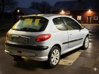 Begagnad Peugeot 206 GTi 136 HK (100 kW) 2003 Halvkombi