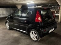 Begagnad Peugeot 107 68 HK (50 kW) 2008 Svart Halvkombi
