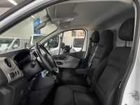 begagnad Renault Trafic III Skåpbil L2H1 2.7t 1.6 dCi 120hk Dragk Nav