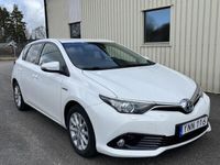 begagnad Toyota Auris Hybrid e-CVT Intense Edition