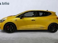 Begagnad Renault Clio IV Trophy 203 HK (149 kW) 2015 Gul Halvkombi
