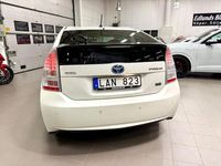 Begagnad Toyota Prius 136 HK (100 kW) 2010 Vit Halvkombi