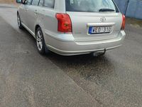 begagnad Toyota Avensis Kombi 2.0 D-4 VVT-i