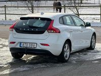 Begagnad Volvo V40 Kinetic 122 HK (89 kW) 2016 Vit