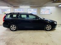 begagnad Volvo V70 D2 Momentum, halvskinn, rattvärme