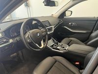 begagnad BMW 320 d xDrive Touring Model Sport Navi DAP PDC LED BSI