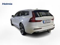 Begagnad Volvo V60 Core 253 HK (186 kW) 2022 Vit Kombi