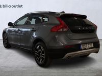 begagnad Volvo V40 CC D3 D3 Geartronic Momentum B-Kamera Värmare 2019 Grå